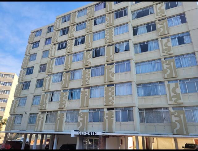 2 BEDROOM FLAT TO LET IN ESSENWOOD